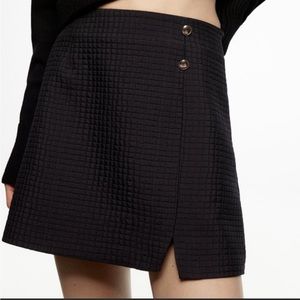 NWT ZARA SOFT QUILTED MINI SKIRT size M